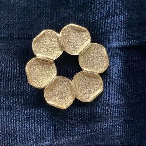 Gold Floral Circle Brooch